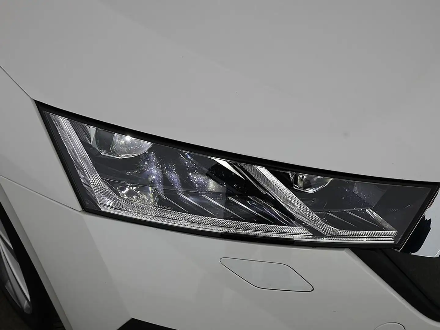 Vehicle image, number 9