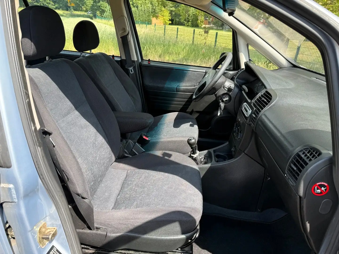 Vehicle image, number 9