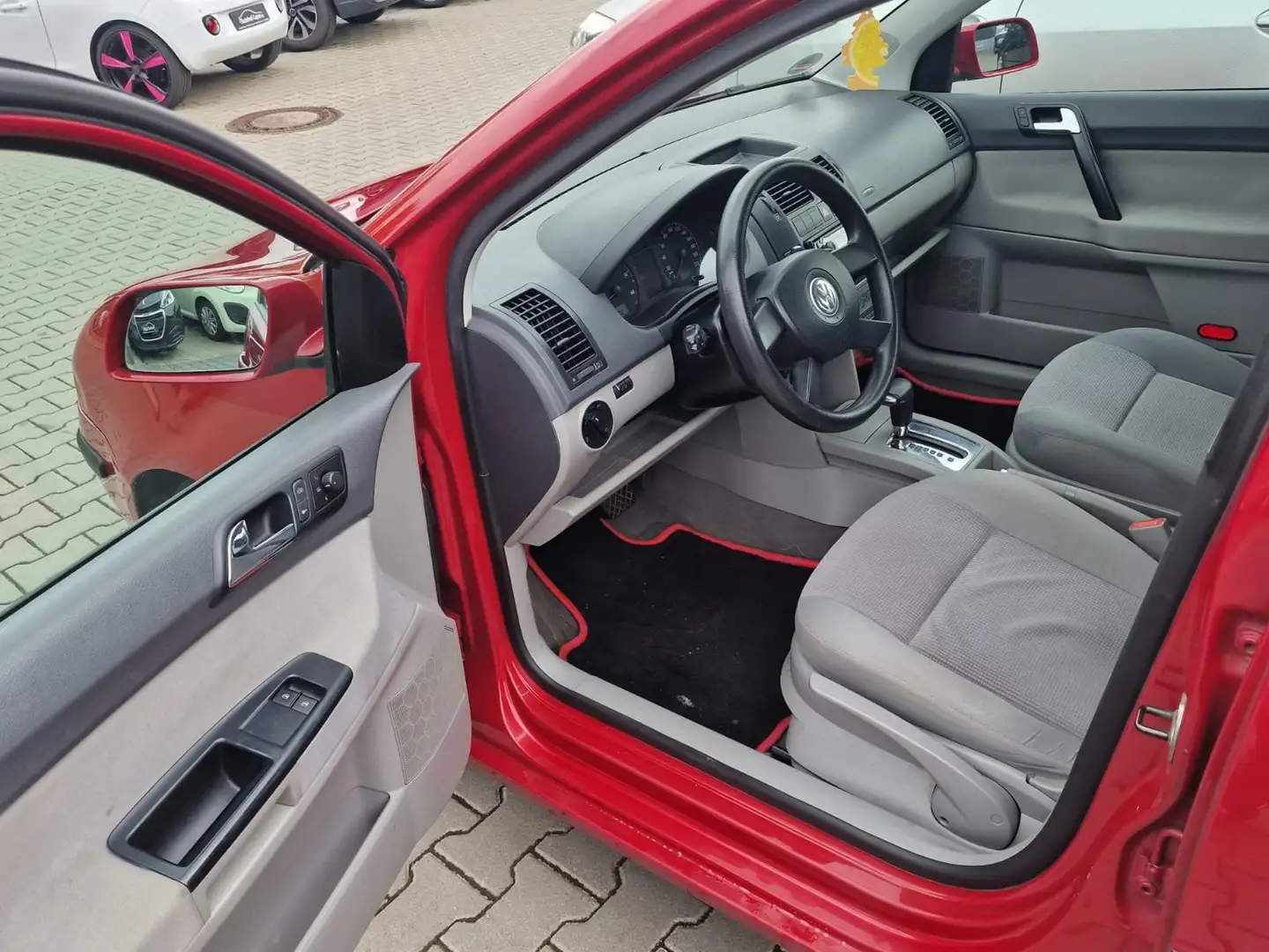 Vehicle image, number 9