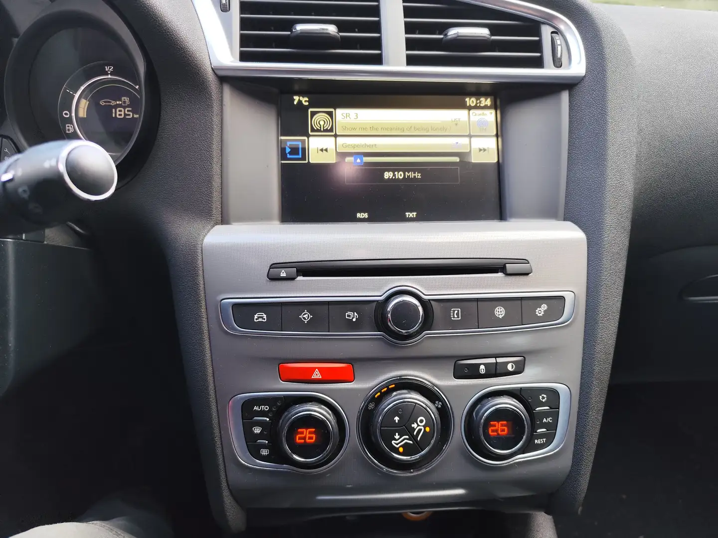 Vehicle image, number 8