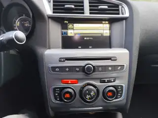 Vehicle image thumbnail, number 8