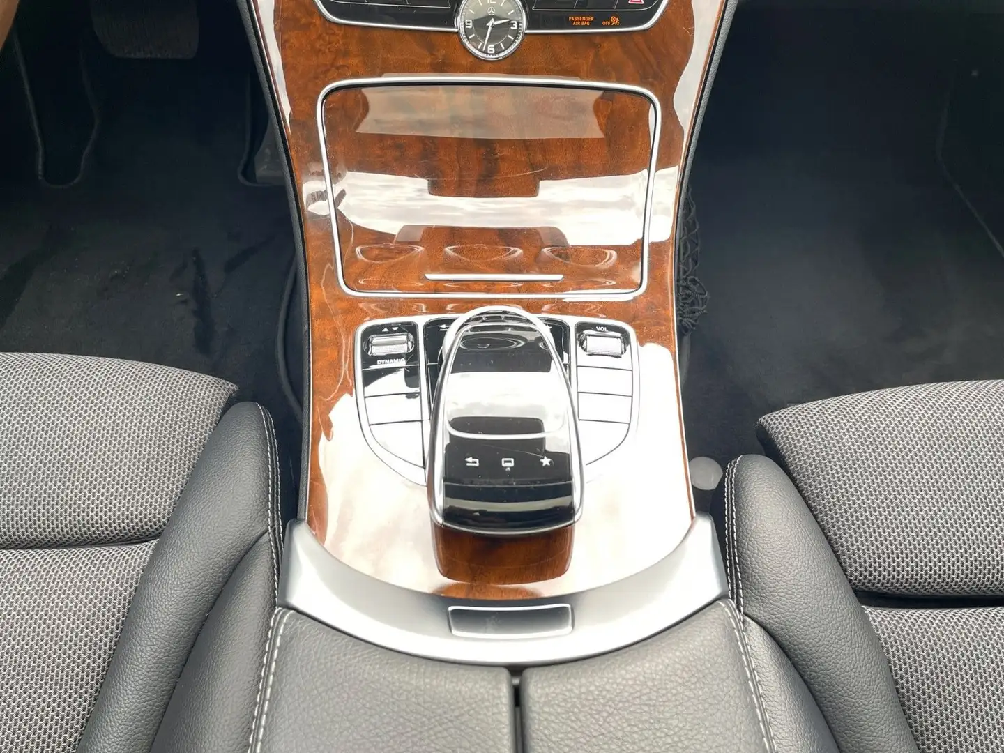Vehicle image, number 16