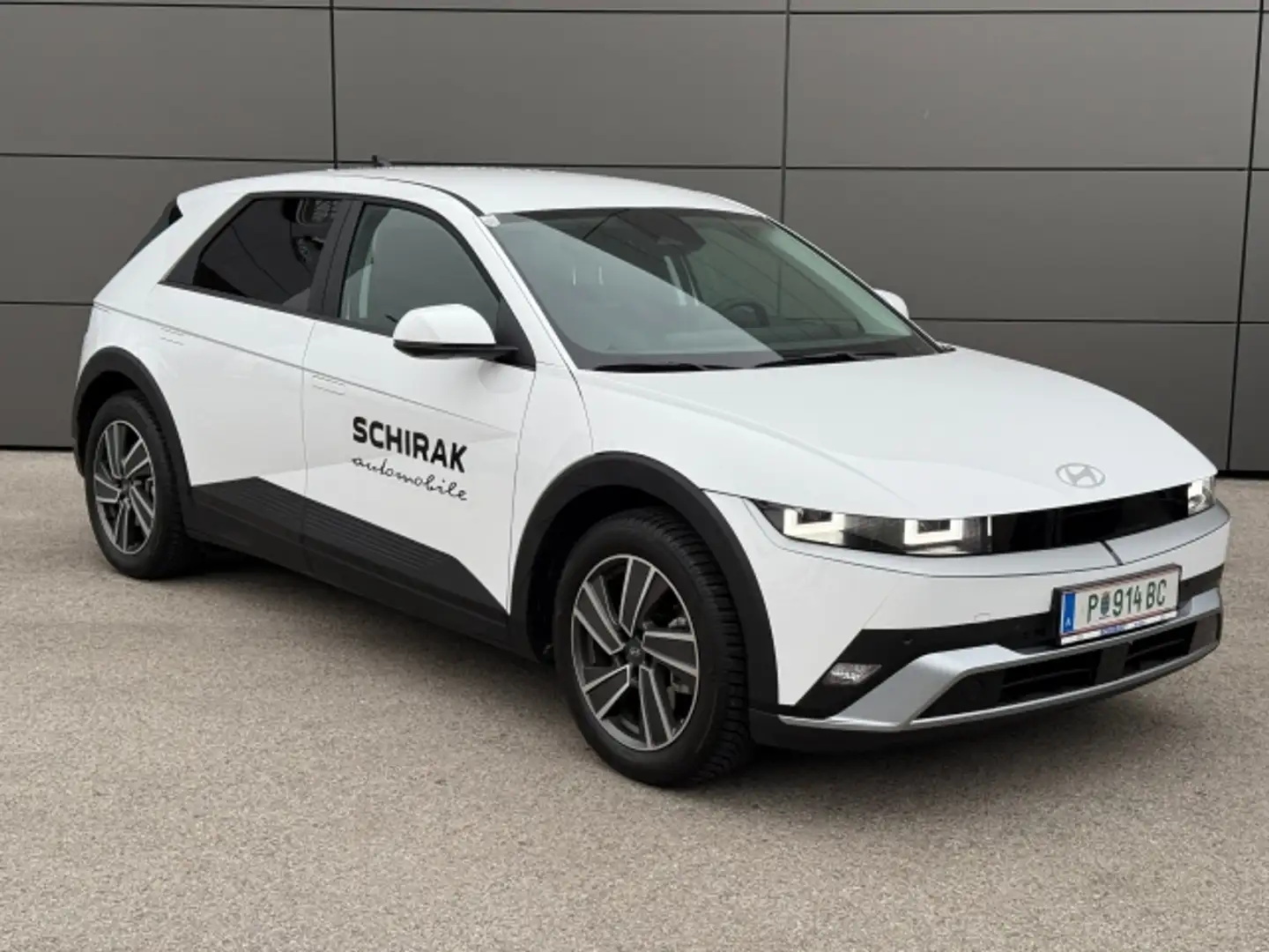 Vehicle image, number 1