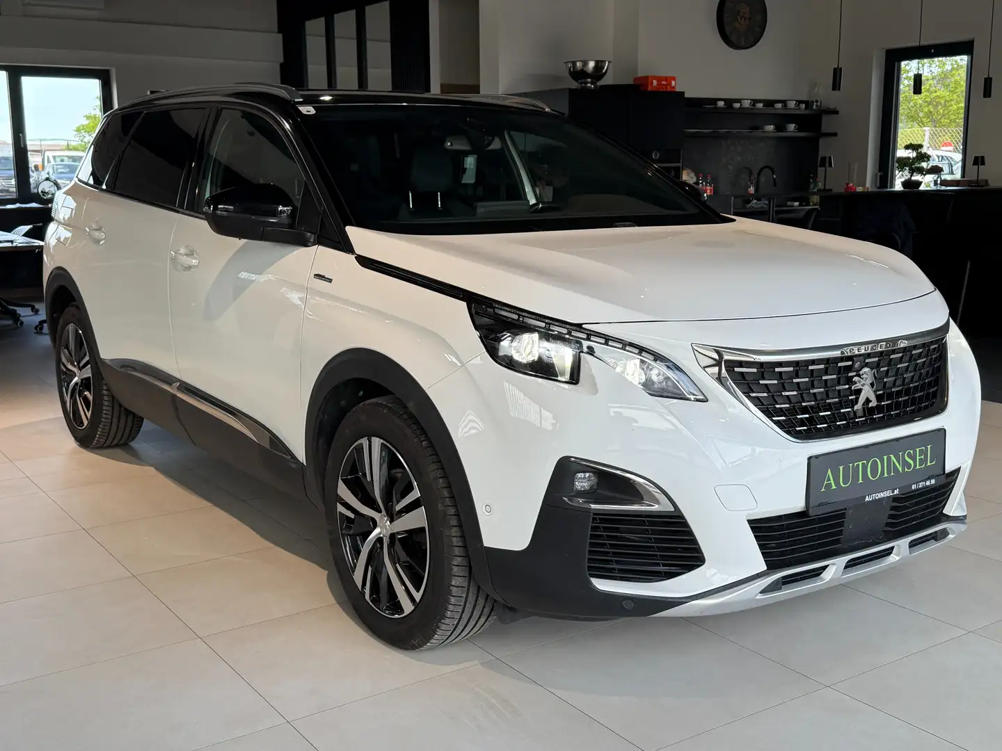 Vehicle image, number 2