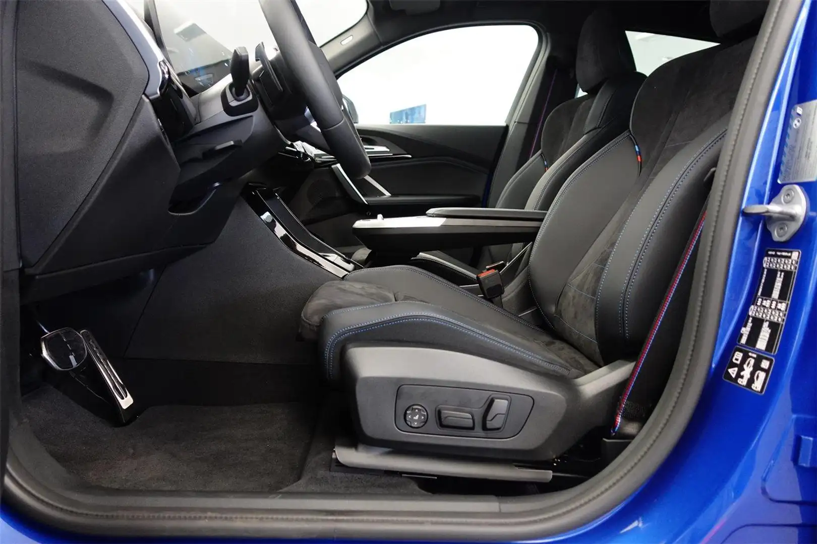 Vehicle image, number 9