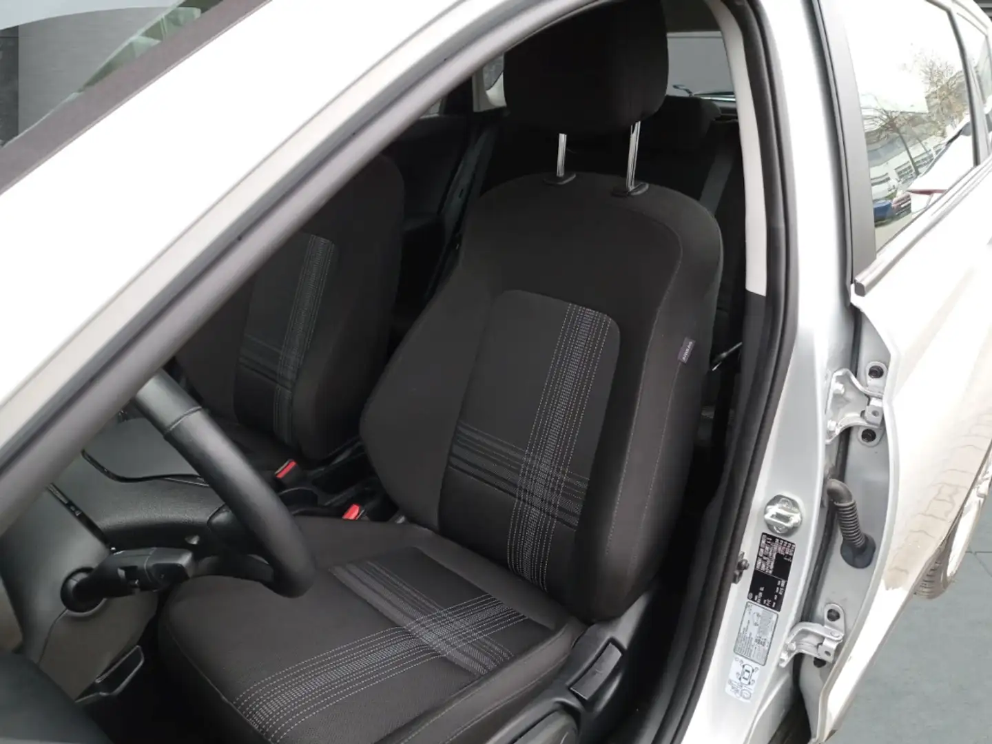 Vehicle image, number 8