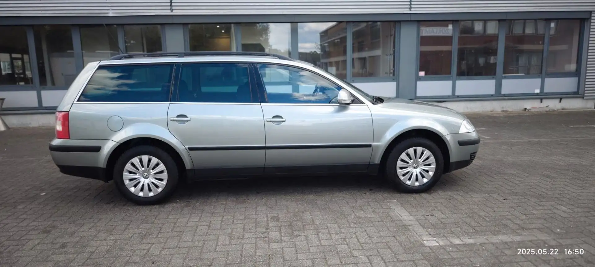 Vehicle image, number 8