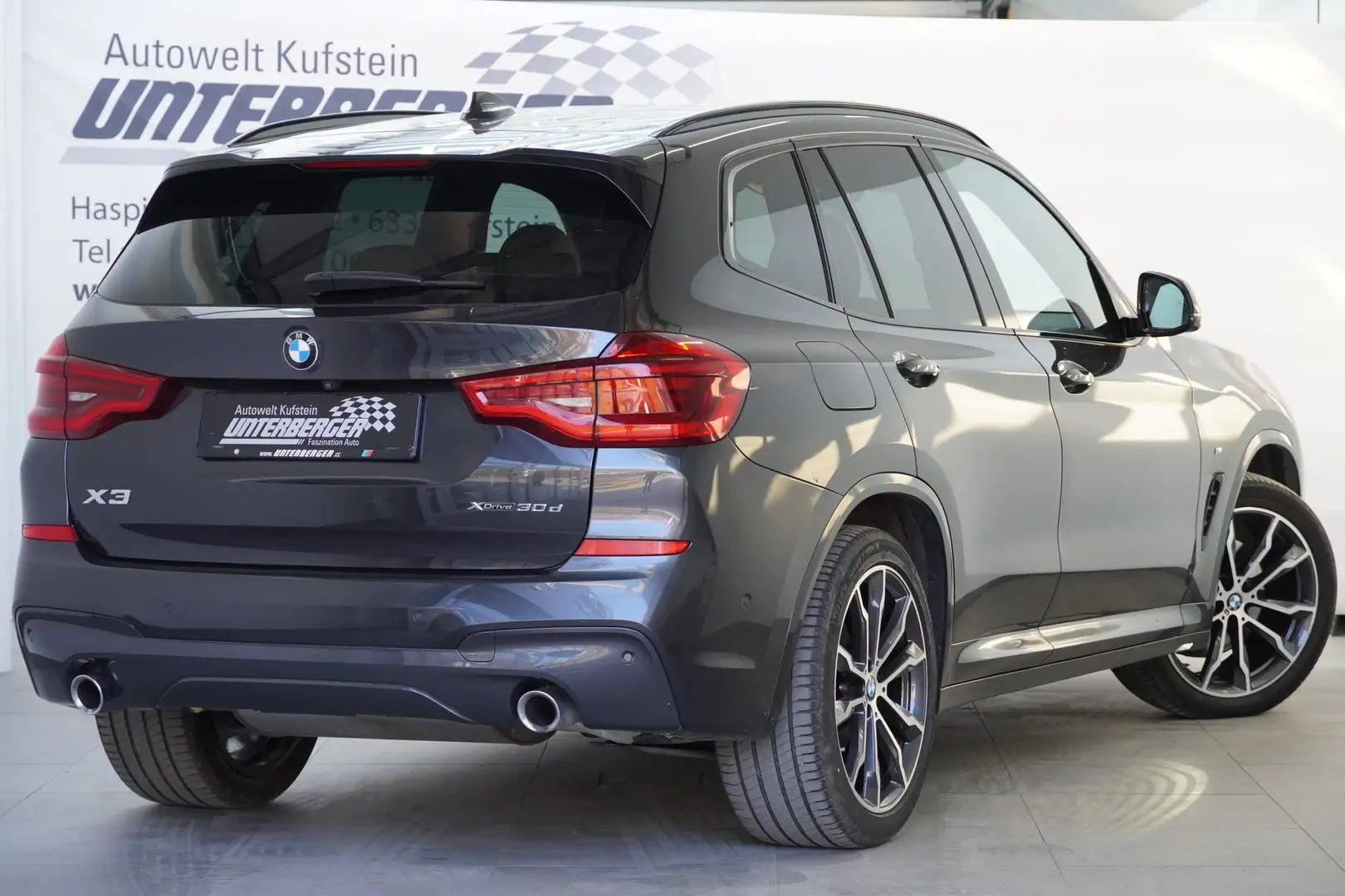 Vehicle image, number 8