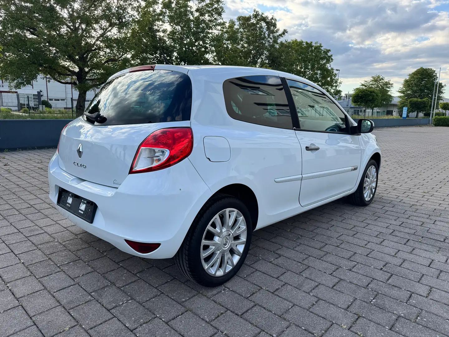 Vehicle image, number 5