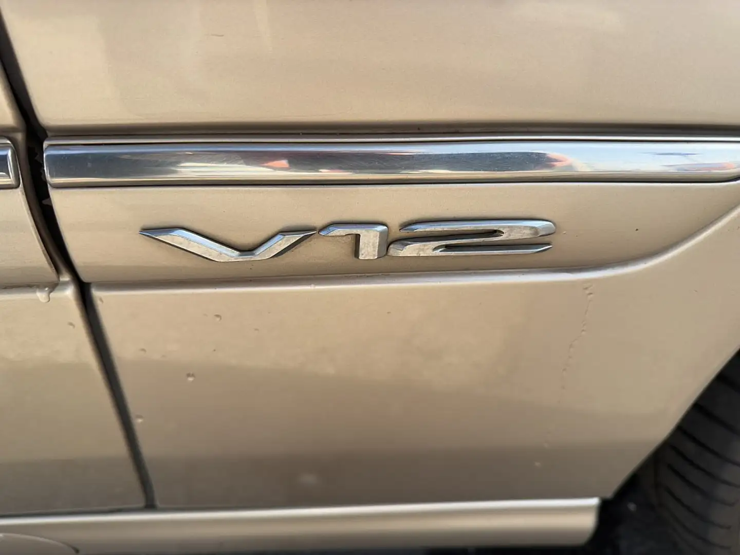 Vehicle image, number 14