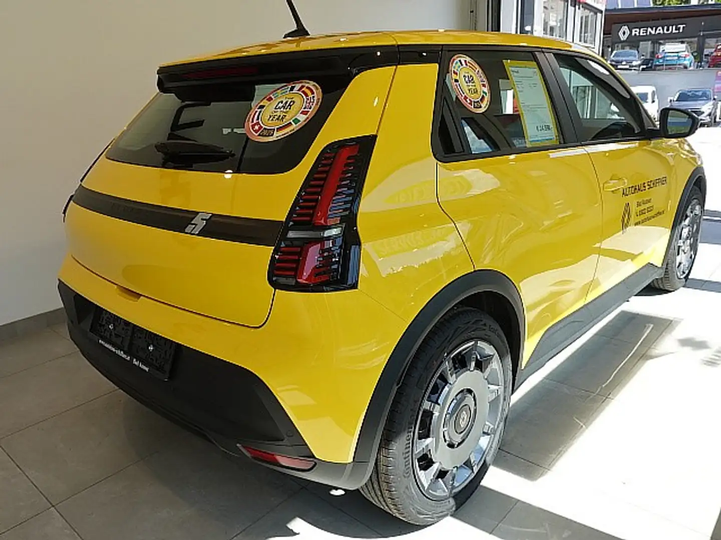 Vehicle image, number 4