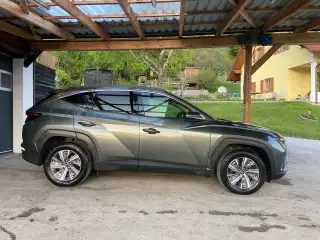 Vehicle image thumbnail, number 3