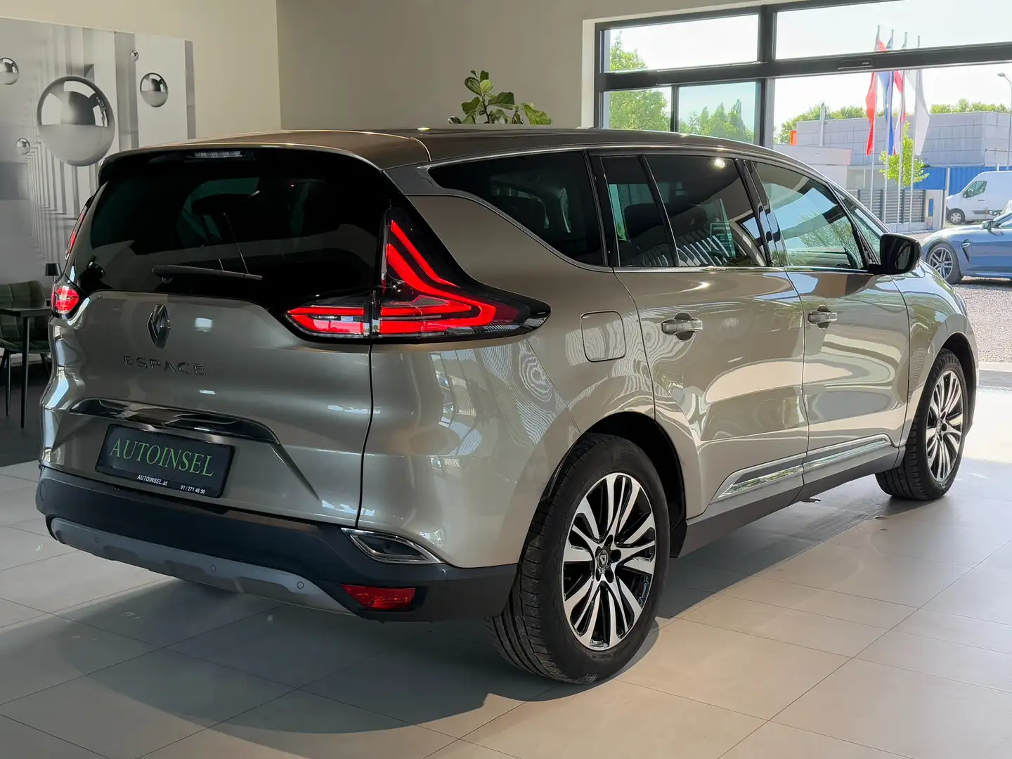 Vehicle image, number 3