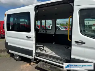 Vehicle image thumbnail, number 8