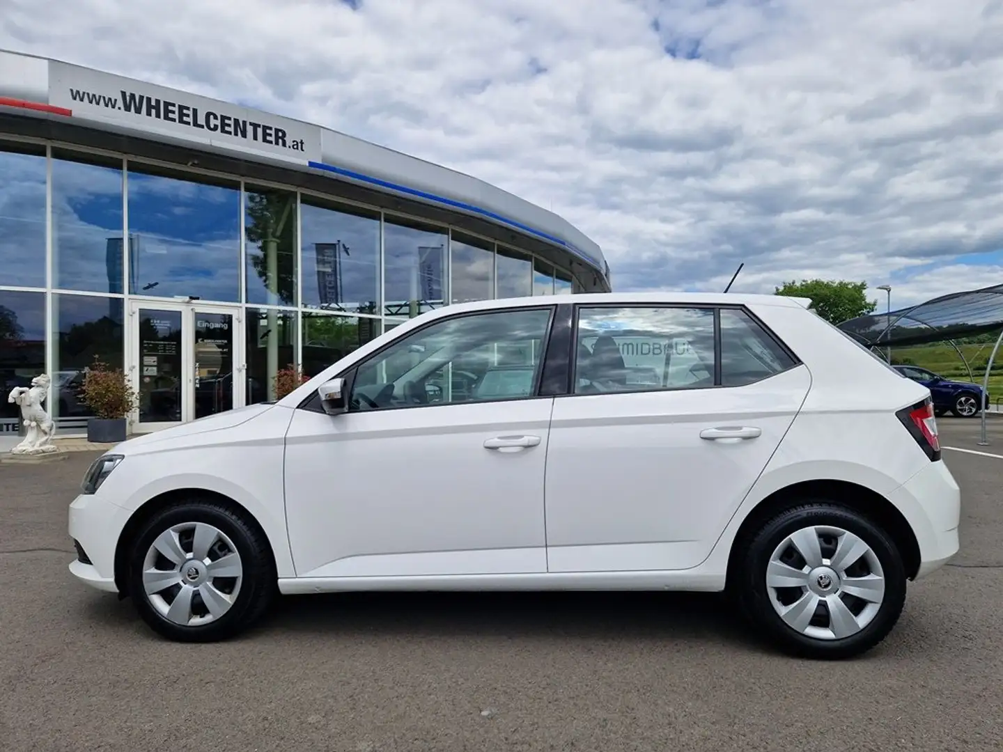Vehicle image, number 8