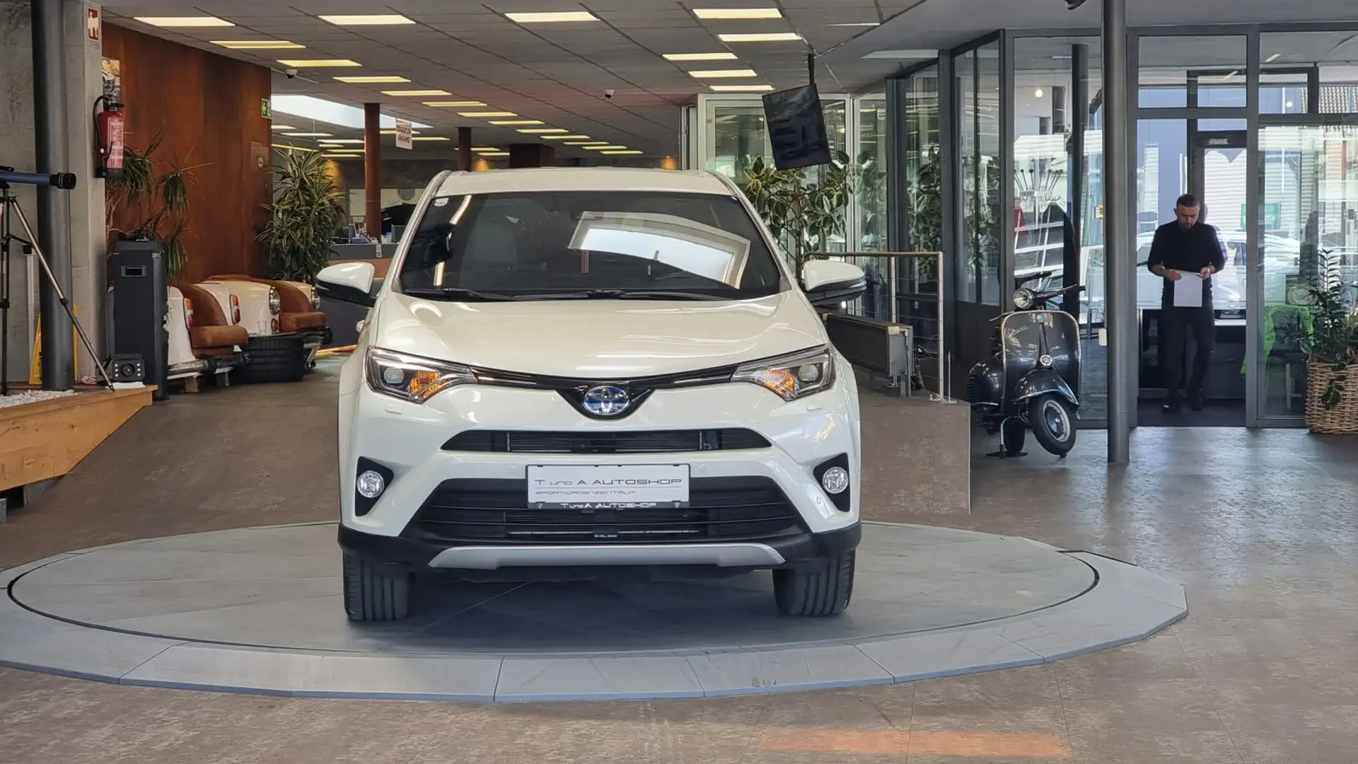 Vehicle image, number 2