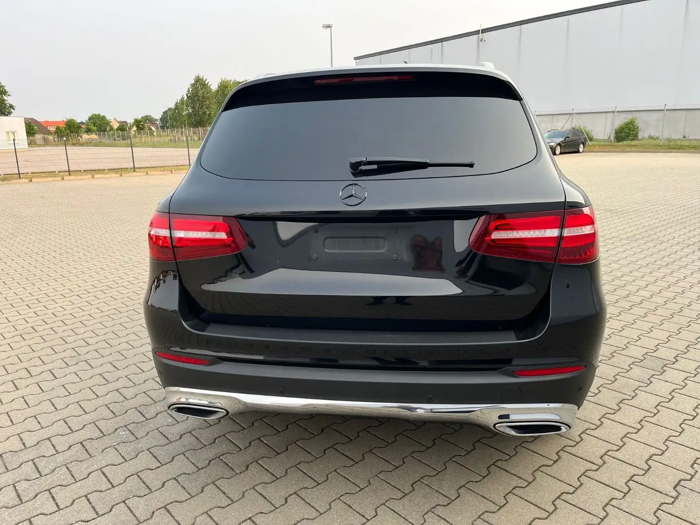 Vehicle image, number 3