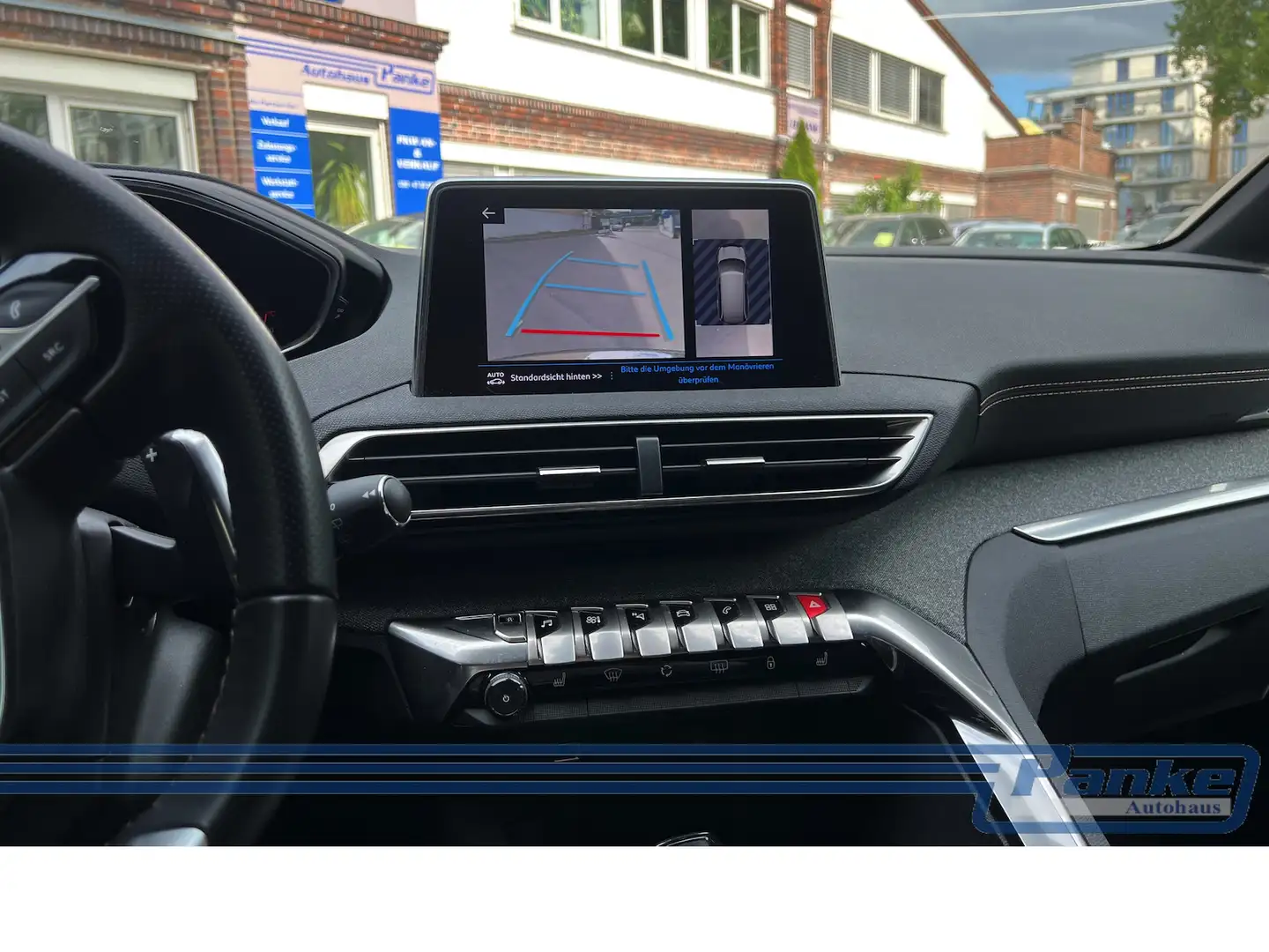 Vehicle image, number 9