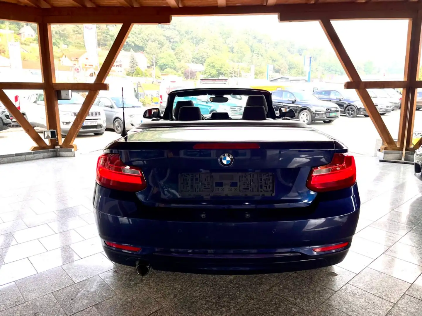 Vehicle image, number 6