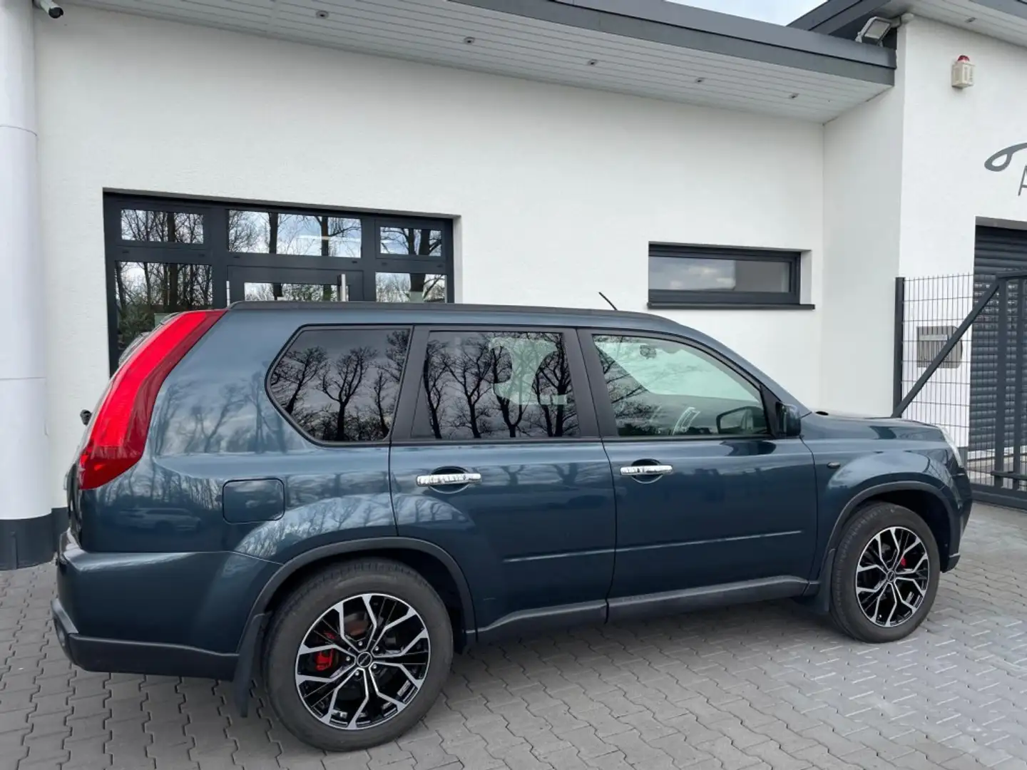 Vehicle image, number 4