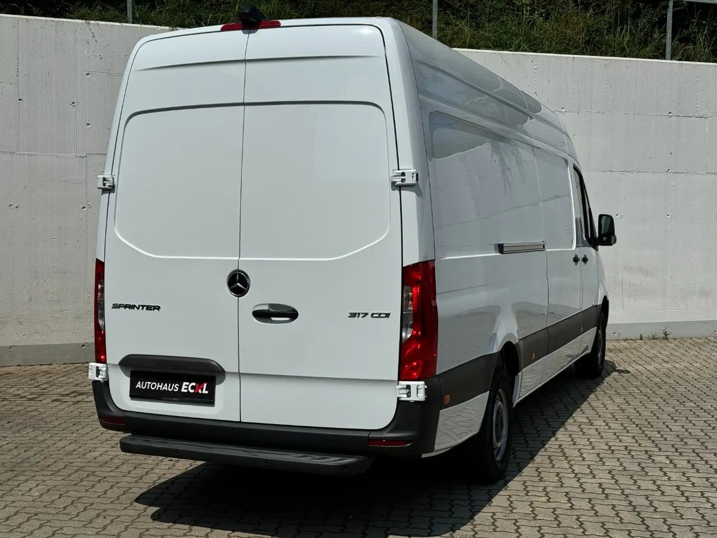 Vehicle image, number 5