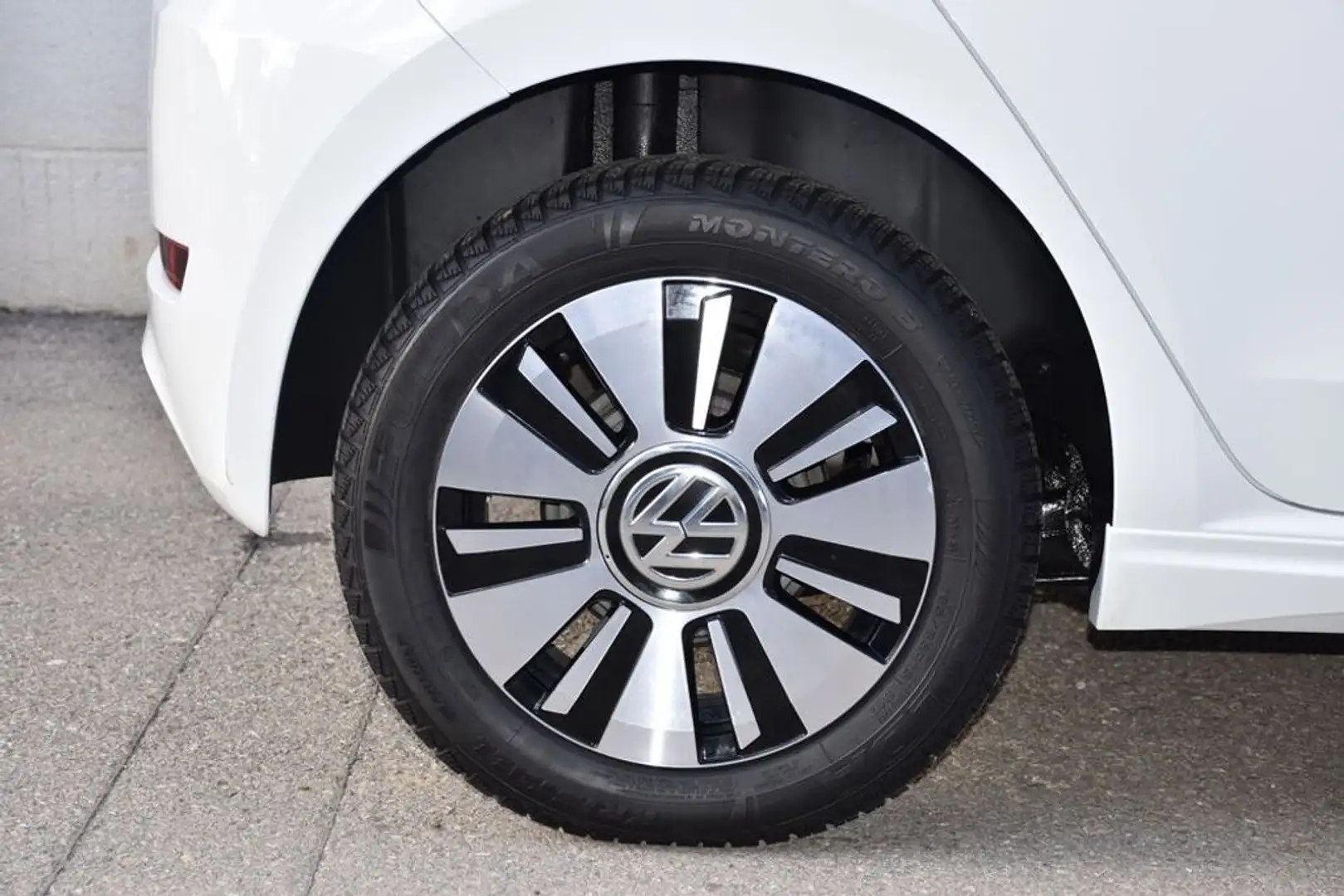 Vehicle image, number 9