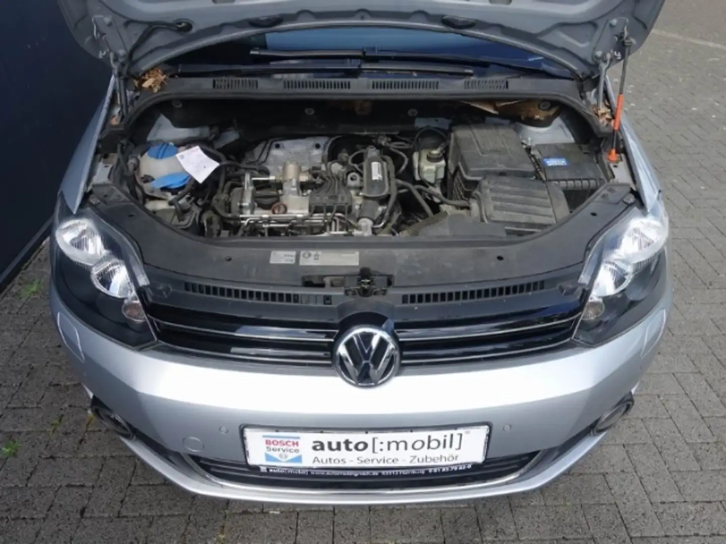 Vehicle image, number 9