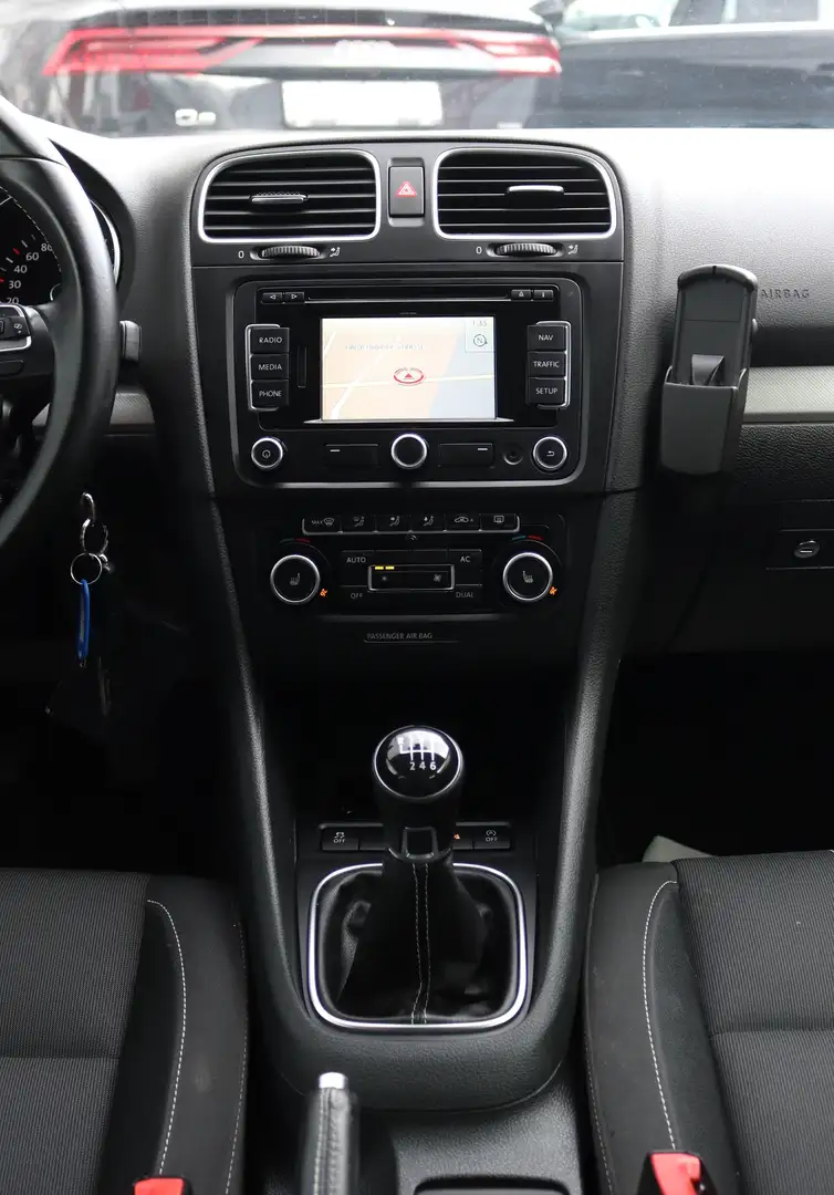 Vehicle image, number 16