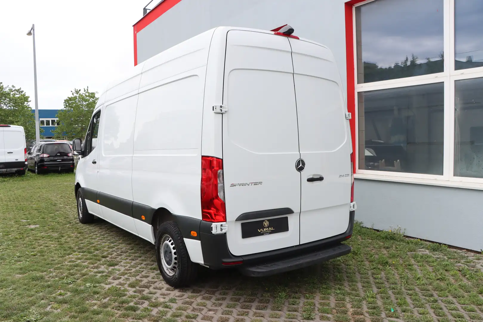 Vehicle image, number 8