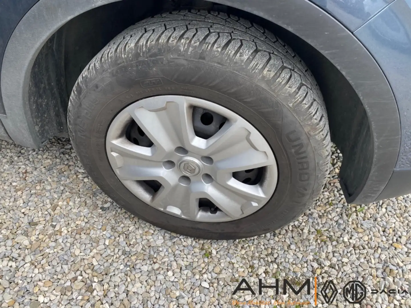 Vehicle image, number 8