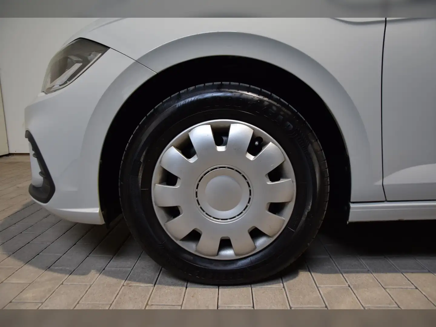 Vehicle image, number 5