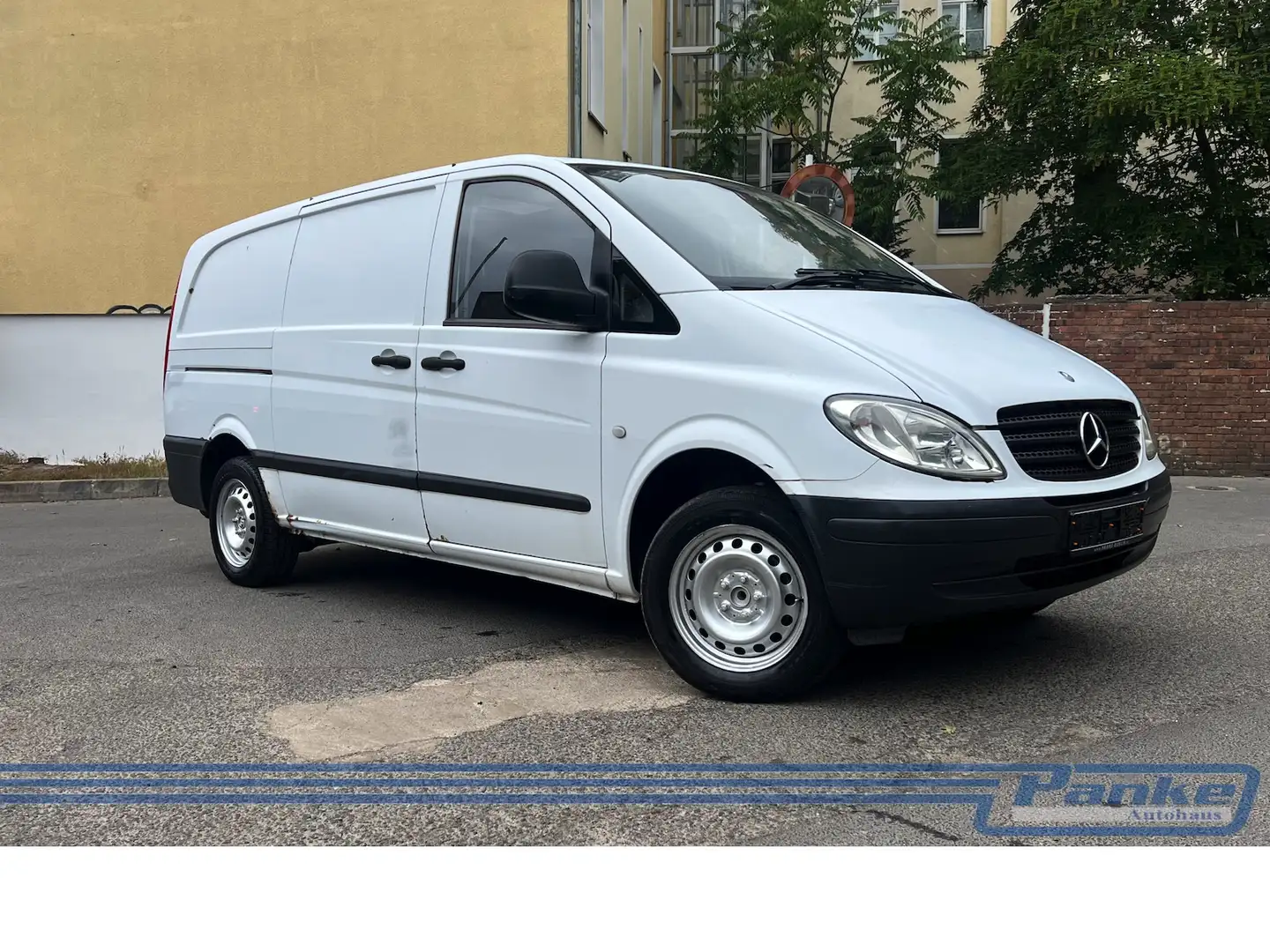 Vehicle image, number 16