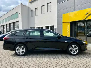 Vehicle image thumbnail, number 8