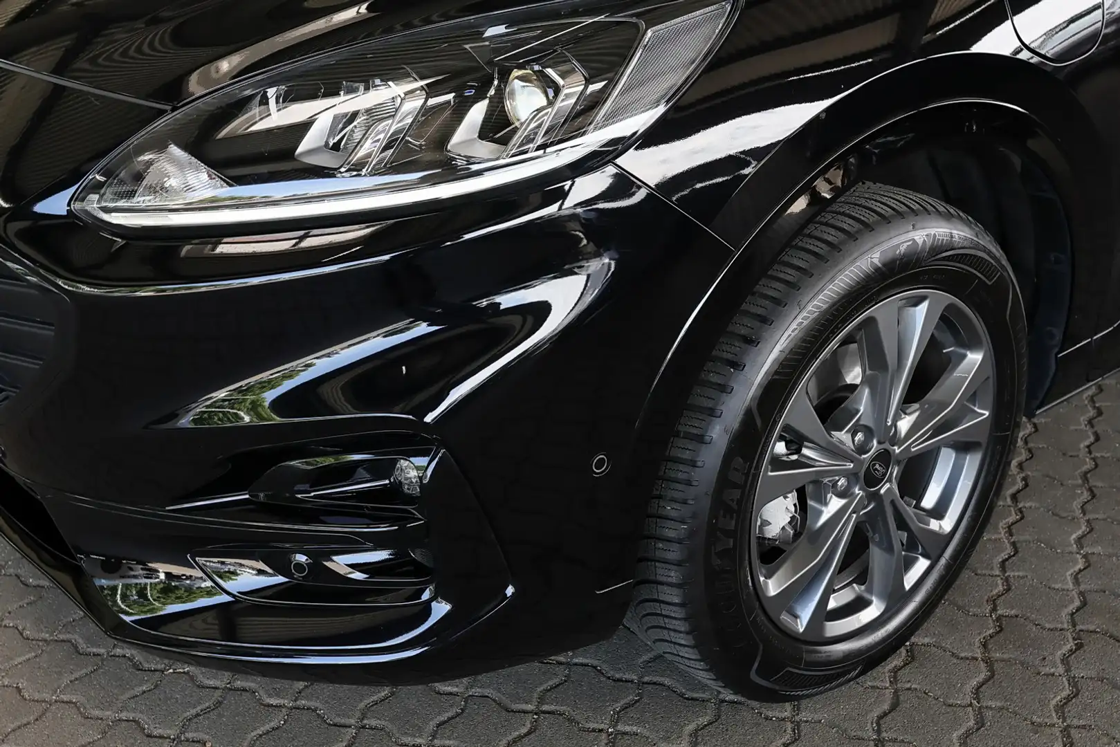 Vehicle image, number 3