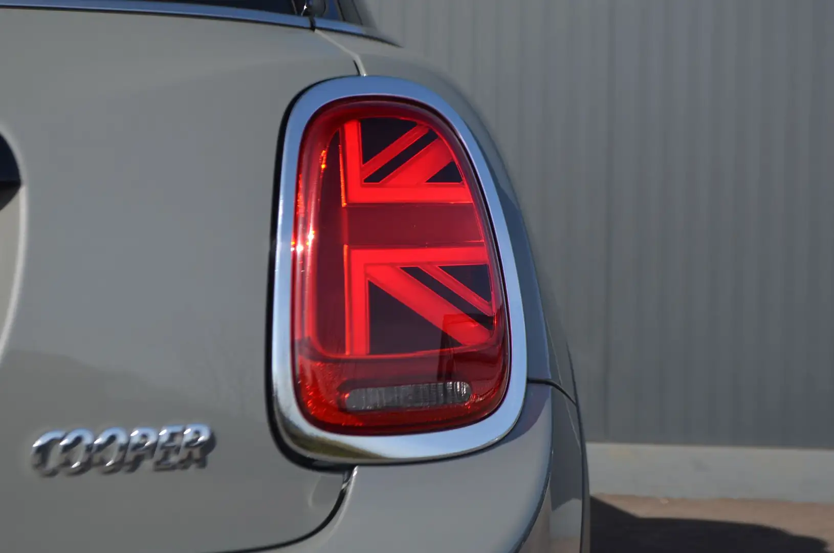 Vehicle image, number 6