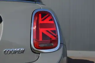 Vehicle image thumbnail, number 6