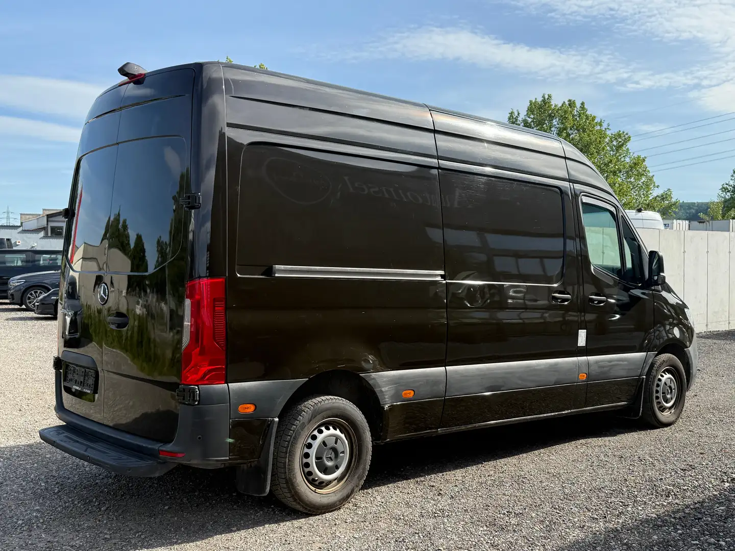 Vehicle image, number 4