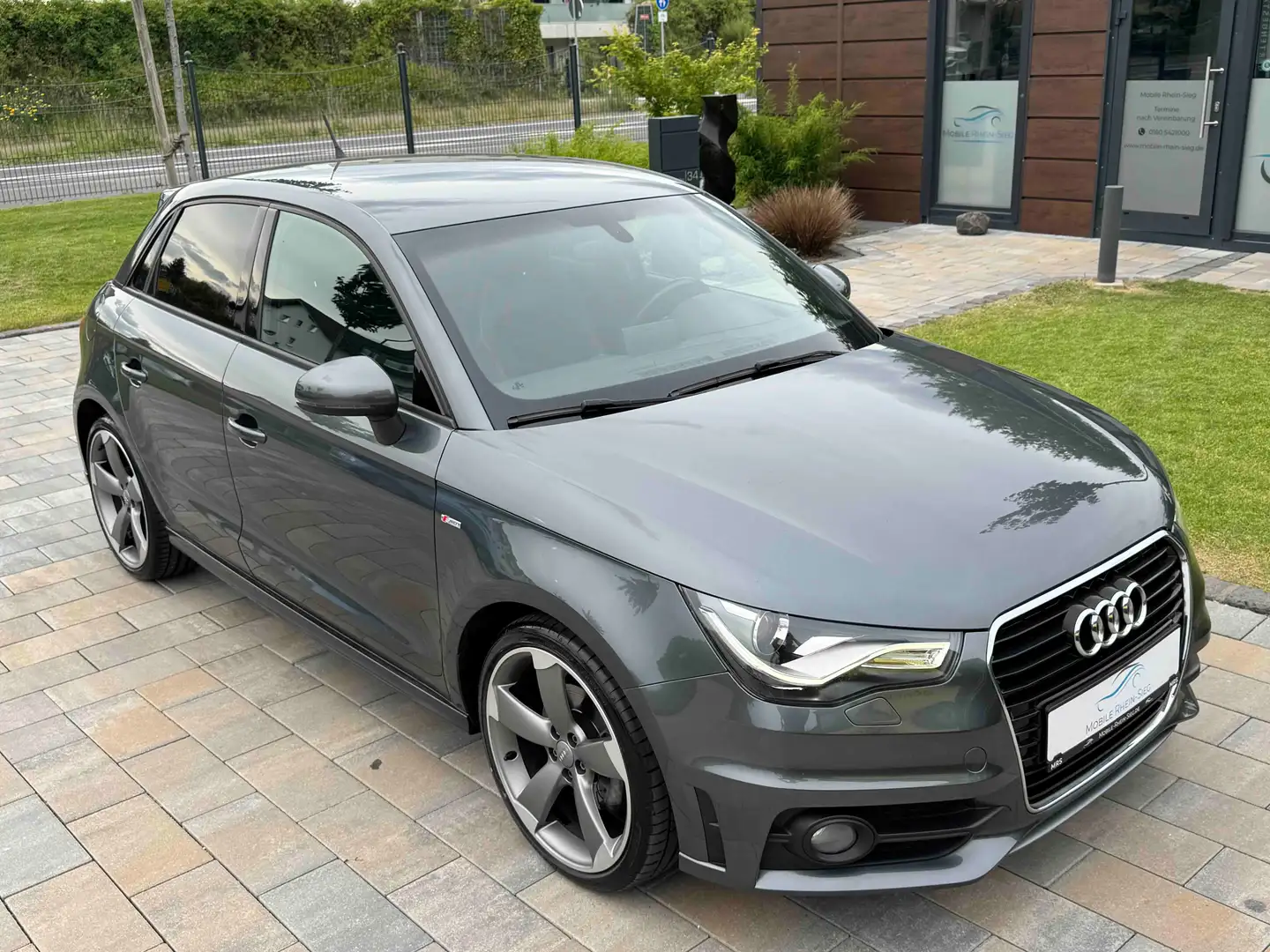 Vehicle image, number 6