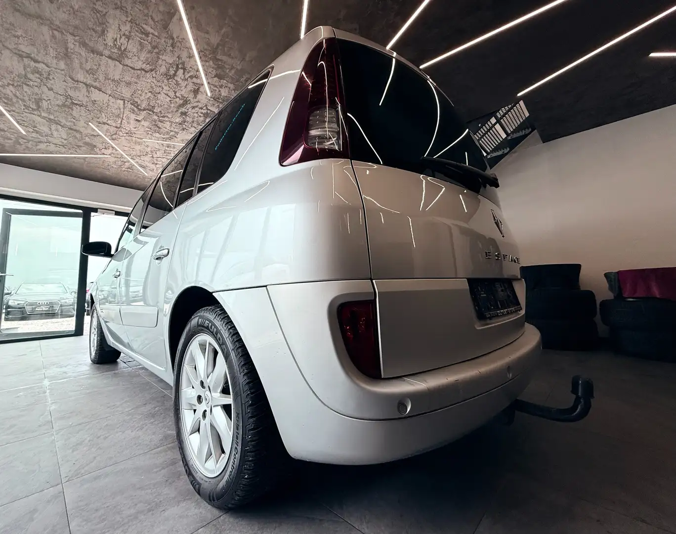 Vehicle image, number 5