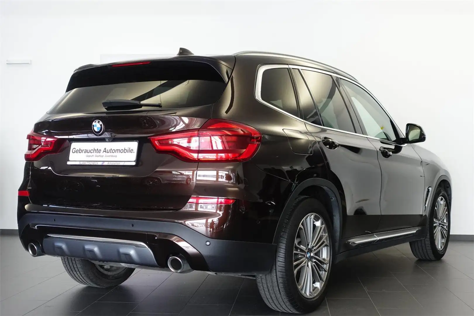 Vehicle image, number 3