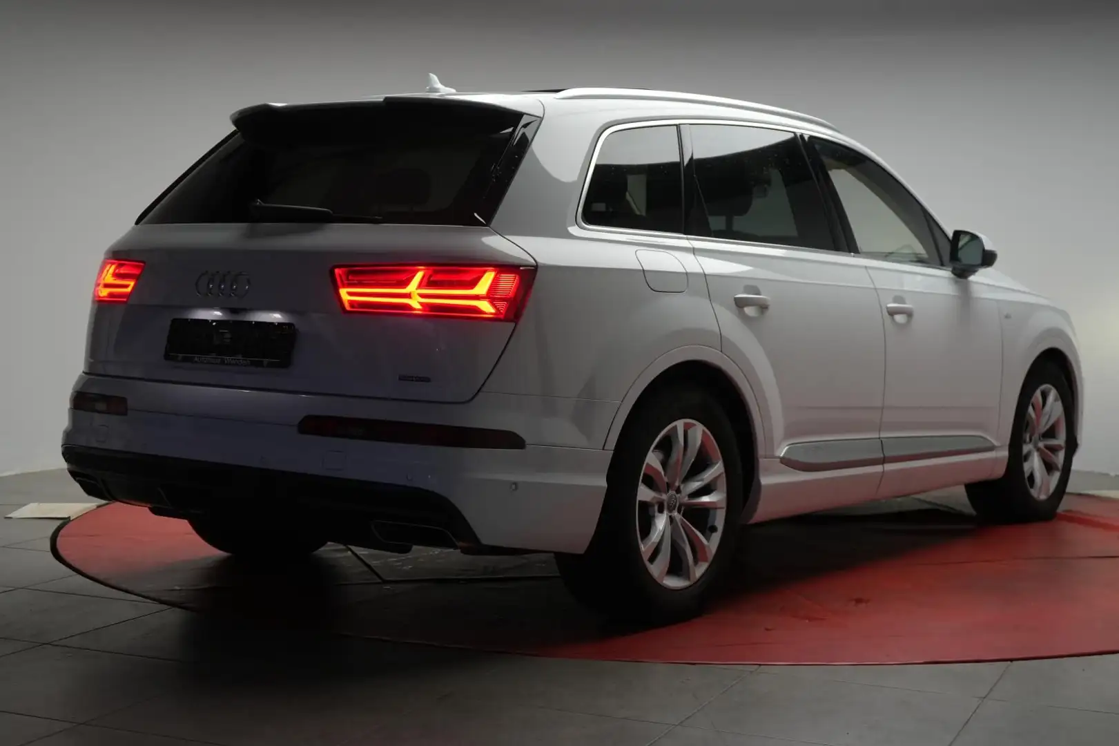 Vehicle image, number 3