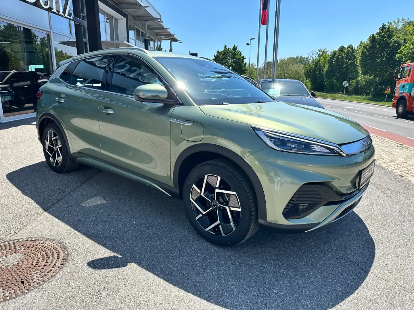 Vehicle image, number 6