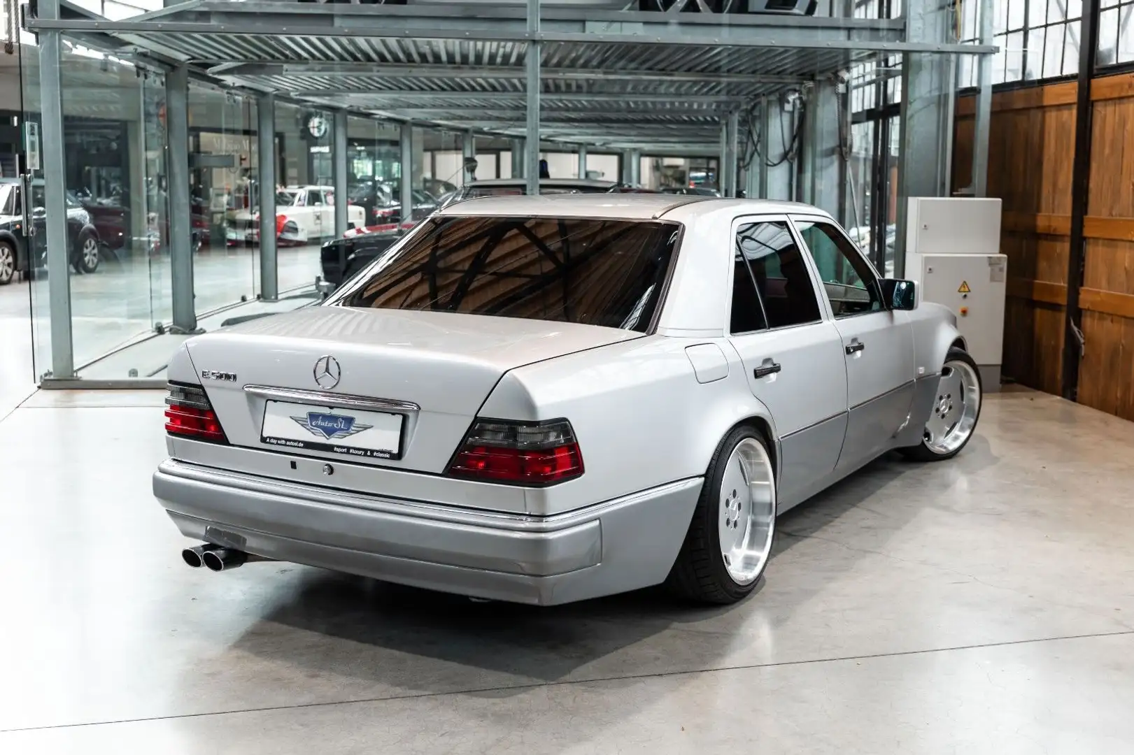 Vehicle image, number 2