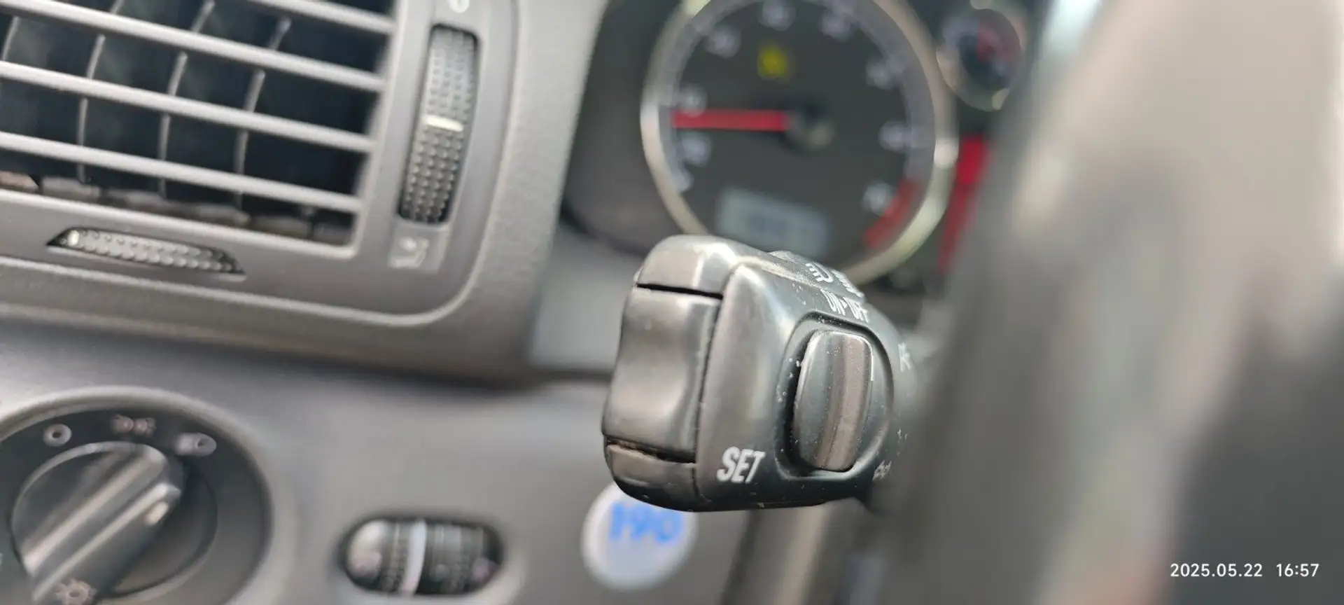 Vehicle image, number 12