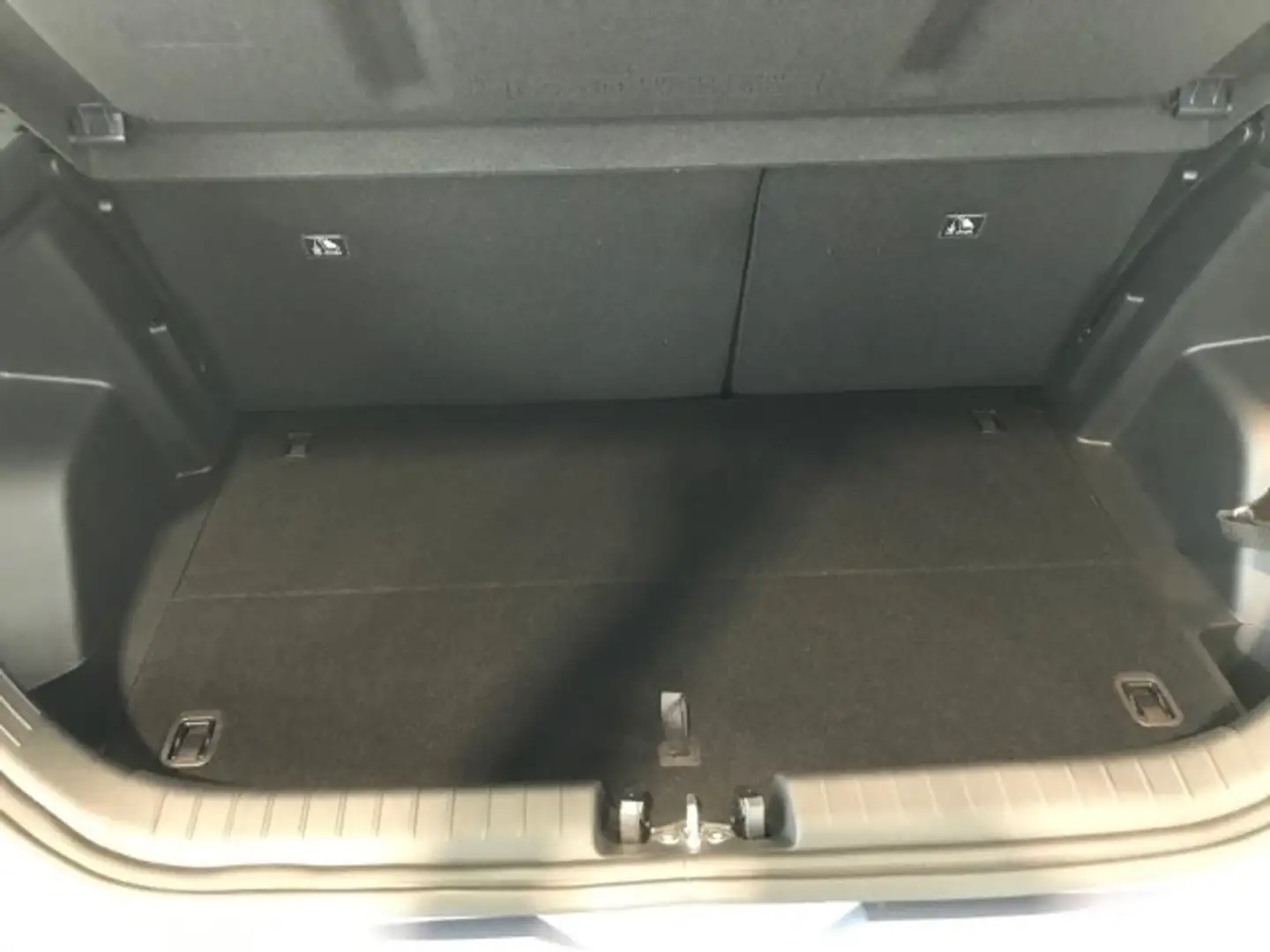 Vehicle image, number 8