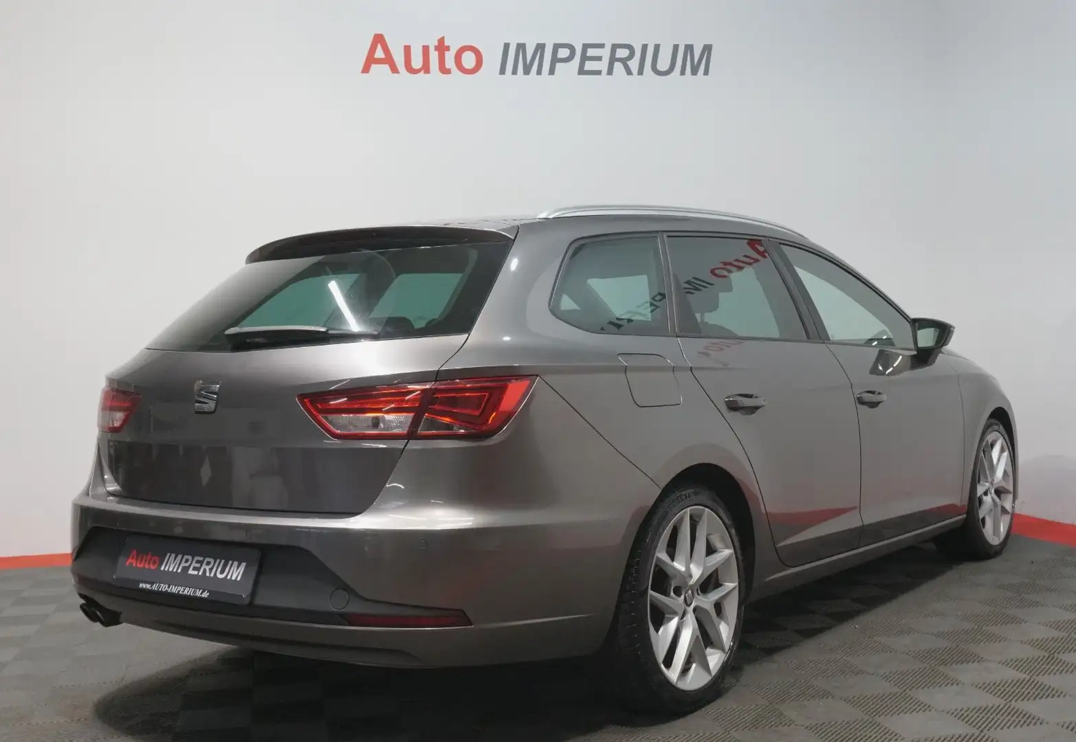 Vehicle image, number 4