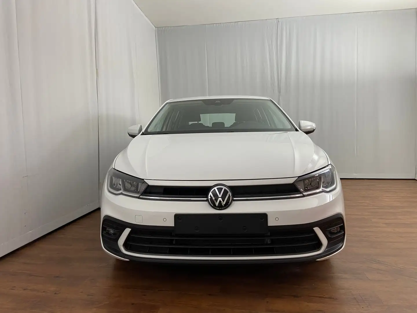 Vehicle image, number 3