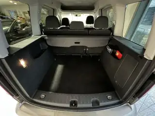 Vehicle image thumbnail, number 7