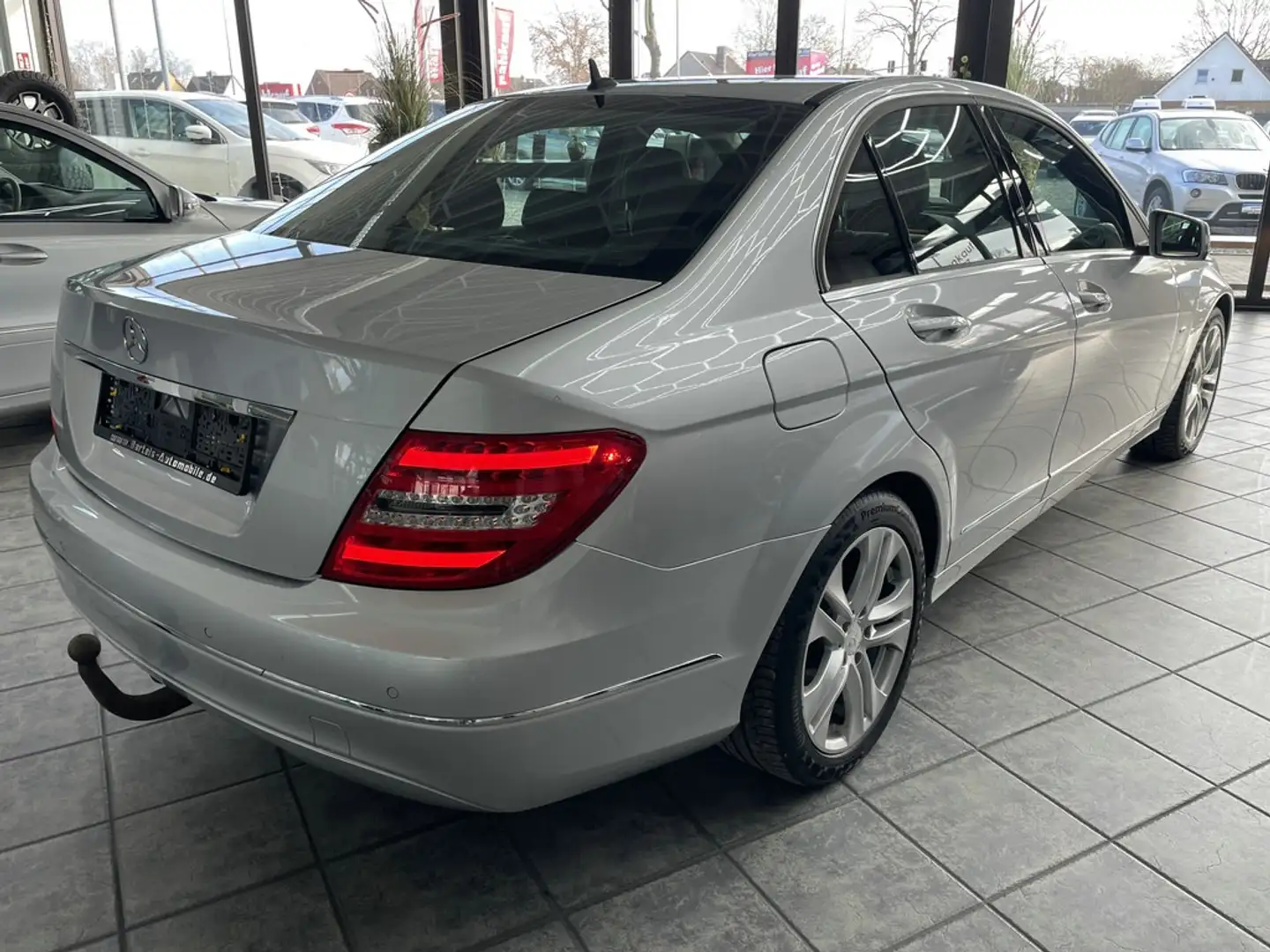 Vehicle image, number 4