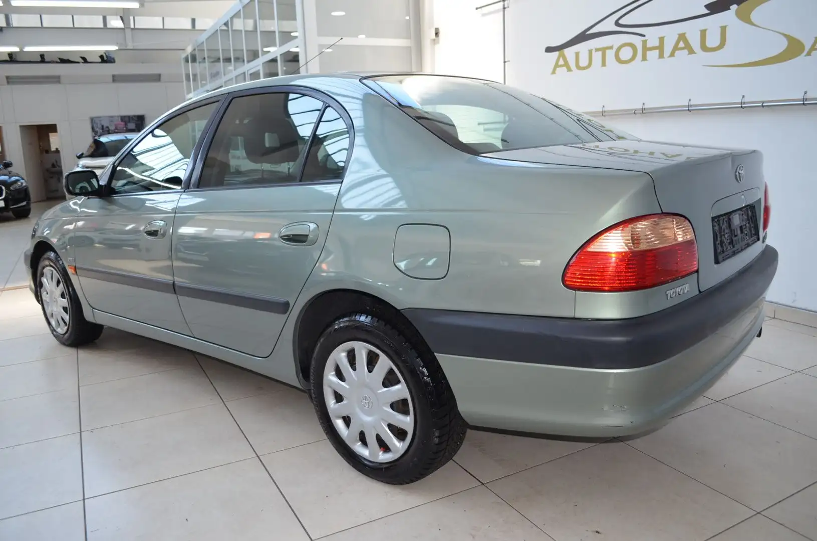 Vehicle image, number 6